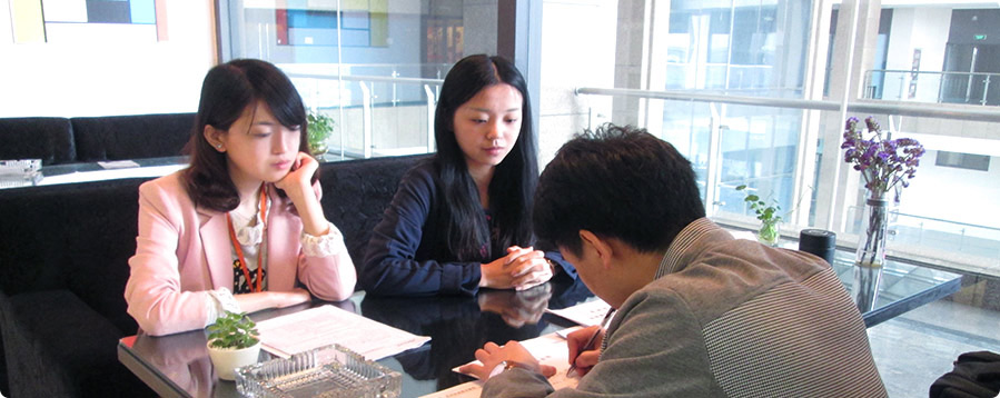 （圖：水處理消泡劑客戶簽約現(xiàn)場(chǎng)）