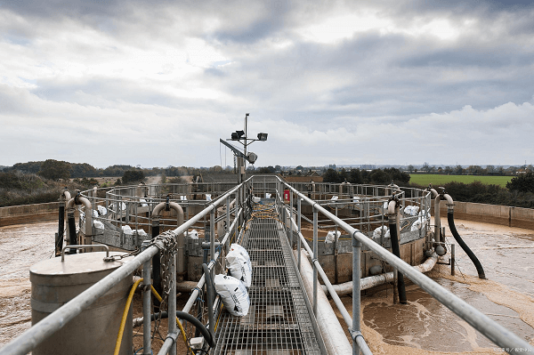 (圖:垃圾滲濾液泡沫現場)