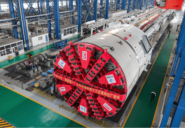 (圖:我國盾構機運作現(xiàn)場)