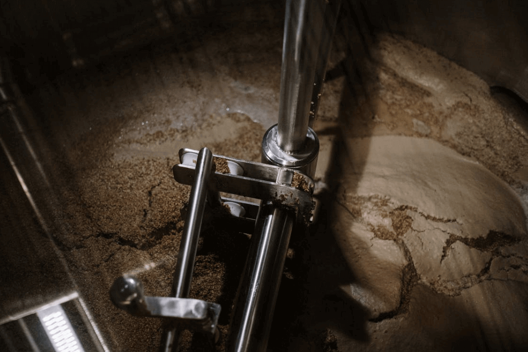 (圖:發酵罐泡沫)